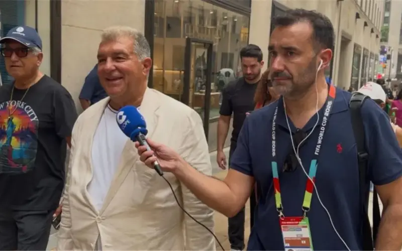 موقف لابورتا من ضم جوليان ألفاريز يثير جدلاً واسعاً حول تحكيم المونديال